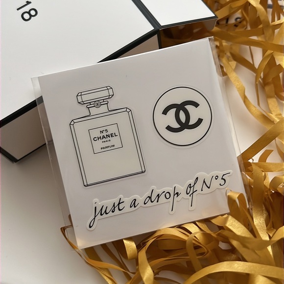 CHANEL Advent Calender Box 18 - Picture 3 of 3